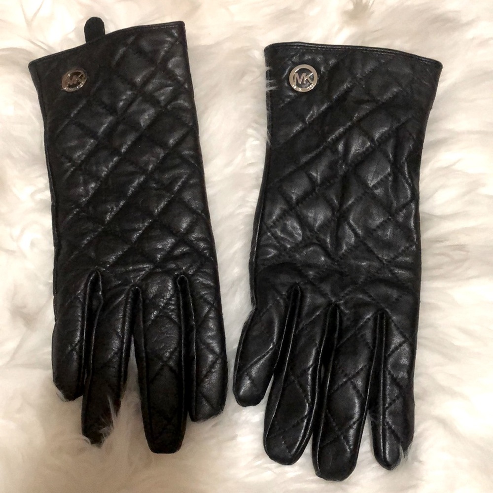 Brand new Michael Kors leather gloves !